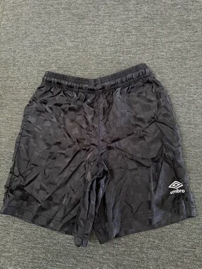 Umbro premier boys size 10/12 Black checkered embroidered logo Athletic Shorts